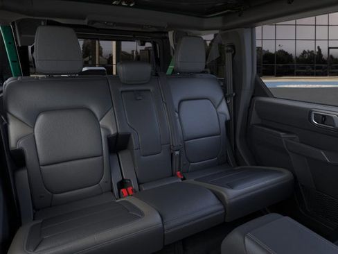 New 2025 Ford Bronco Outer Banks w/ Sasquatch Package image 11