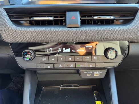New 2026 Subaru Outback Limited AWD/4WD image 24