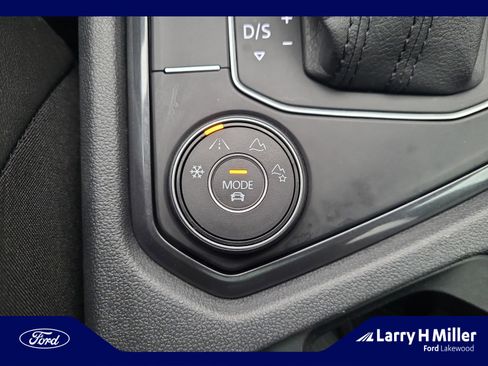 Used 2020 Volkswagen Tiguan SEL image 34