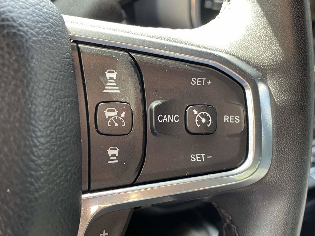 Used 2025 RAM 2500 Laramie AWD/4WD image 26