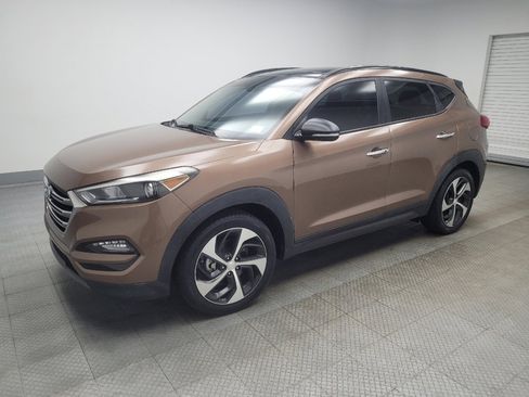 Used 2016 Hyundai Tucson Limited w/ Option Group 03 FWD image 2