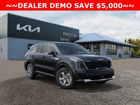 New 2025 Kia Sorento LX image 1