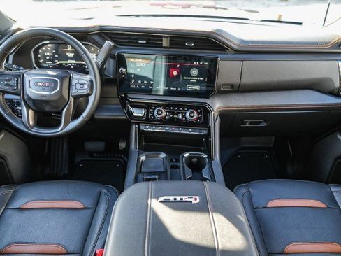 Used 2024 GMC Sierra 2500 AT4 w/ AT4 Premium Plus Package image 17