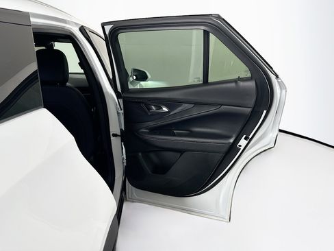 Used 2024 Chevrolet Blazer EV LT AWD/4WD image 30