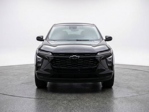 Used 2025 Chevrolet TrailBlazer LT image 2