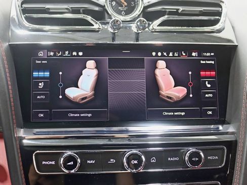 Used 2023 Bentley Bentayga AWD/4WD image 23