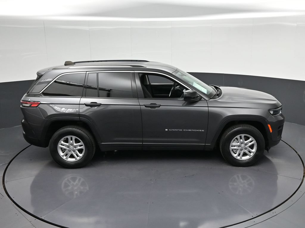 Used 2023 Jeep Grand Cherokee Laredo RWD image 22