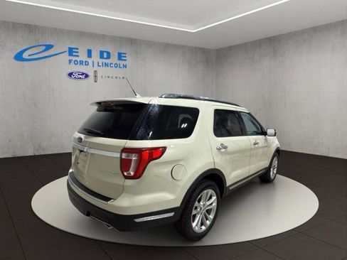 Used 2018 Ford Explorer Limited image 8