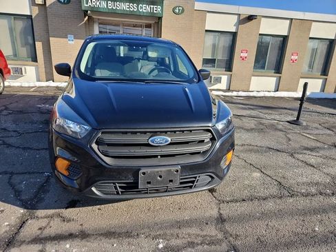 Used 2019 Ford Escape S image 3