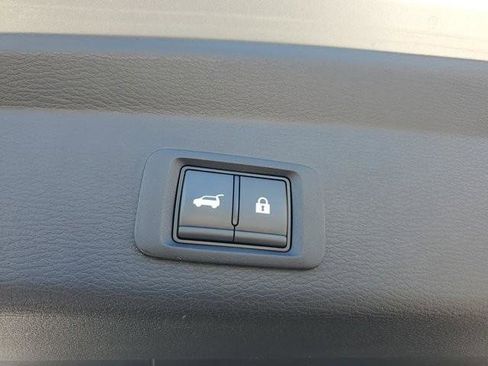 Used 2023 Mitsubishi Outlander SE image 12