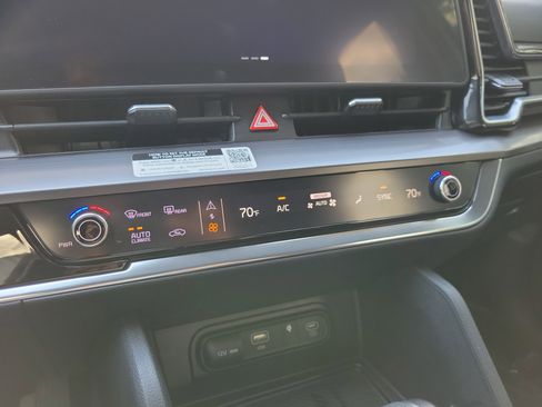 Used 2023 Kia Sportage EX image 25