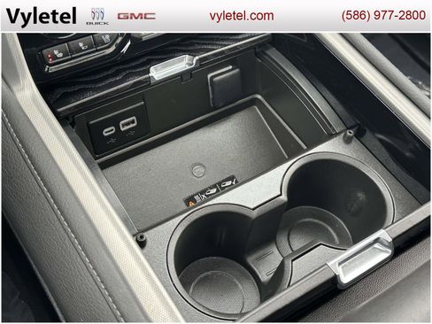 Used 2024 GMC Yukon Denali w/ Advanced Technology Package image 33