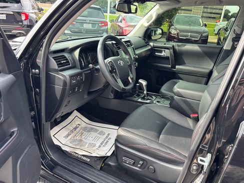 Used 2020 Toyota 4Runner TRD Off-Road Premium w/ Moonroof Package AWD/4WD image 24