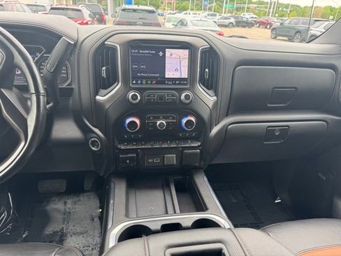 Used 2021 GMC Sierra 1500 AT4 w/ AT4 Value Package AWD/4WD image 2