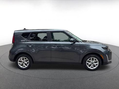 Used 2025 Kia Soul LX w/ LX Technology Package image 16