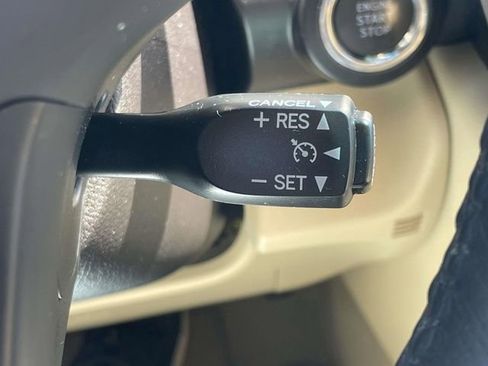 Used 2017 Toyota Camry XLE w/ Moonroof Package FWD image 25