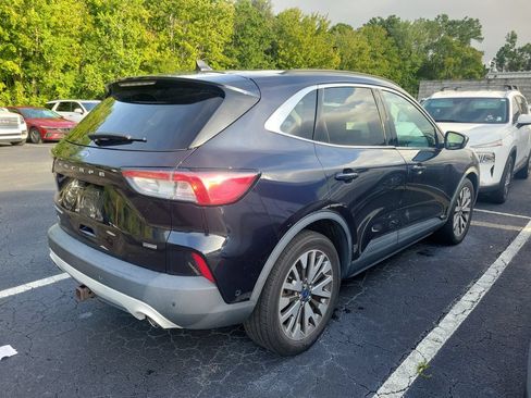 Used 2021 Ford Escape Titanium w/ Class II Trailer Tow Package FWD image 4
