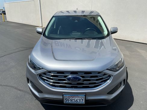 Used 2023 Ford Edge Titanium image 2