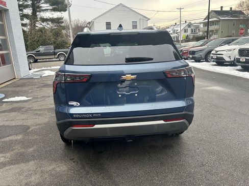 Used 2025 Chevrolet Equinox LT w/ Convenience Package II image 6