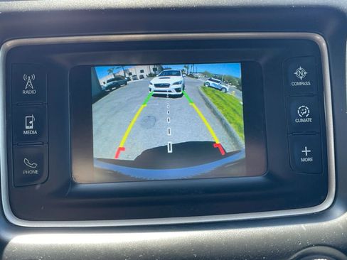 Used 2017 Jeep Grand Cherokee Laredo RWD image 10