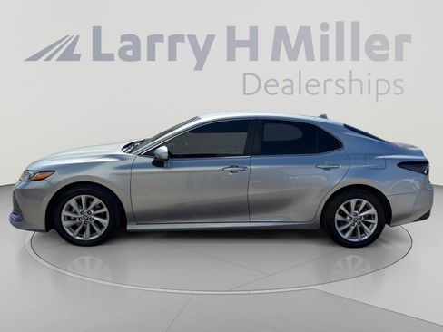 Used 2023 Toyota Camry LE FWD image 2