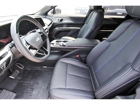 New 2027 Cadillac Lyriq Luxury RWD image 6