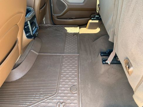 Used 2019 RAM 1500 Laramie AWD/4WD image 31