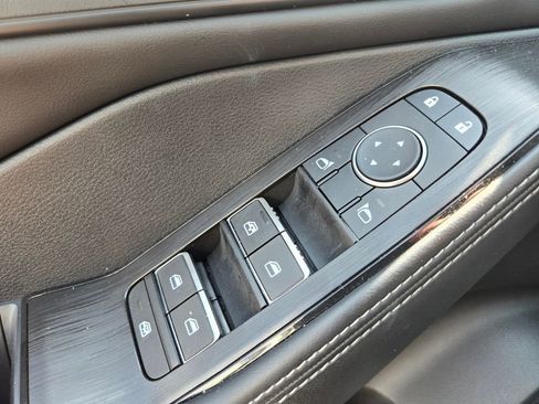 Certified 2025 Nissan Rogue SL w/ SL Premium Package FWD image 31