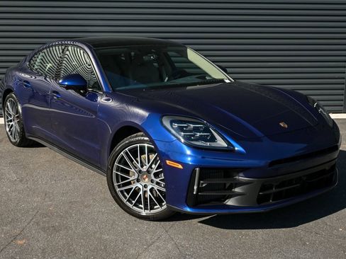 Certified 2025 Porsche Panamera image 27