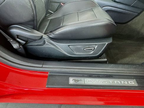 Used 2016 Ford Mustang GT Premium image 19