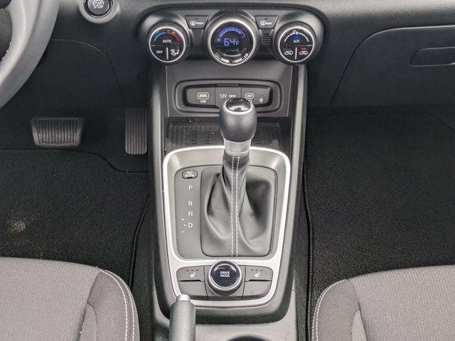 Used 2026 Hyundai Venue SEL FWD image 19