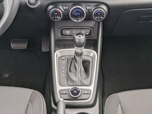 Used 2026 Hyundai Venue SEL FWD image 19