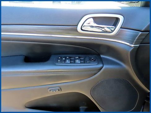 Certified 2019 Jeep Grand Cherokee Limited image 12