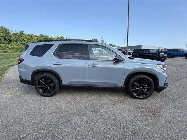 Used 2025 Honda Pilot Black Edition image 9