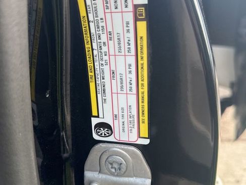 Used 2023 Chrysler Pacifica Touring-L FWD image 14