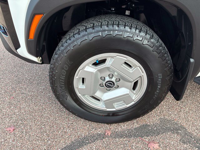 Used 2024 Nissan Frontier SV w/ Hardbody Edition AWD/4WD image 11