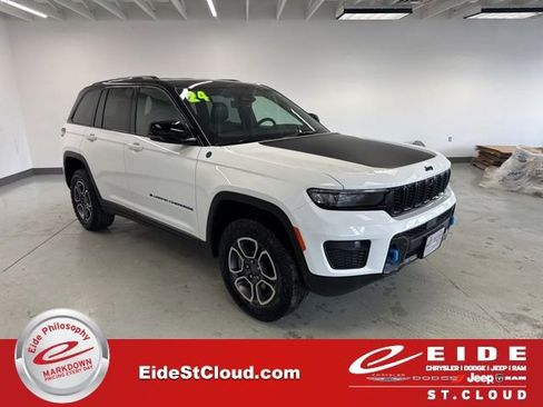 Used 2024 Jeep Grand Cherokee Trailhawk w/ Luxury Tech Group III image 1