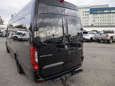 Used 2023 Mercedes-Benz Sprinter 3500 image 35