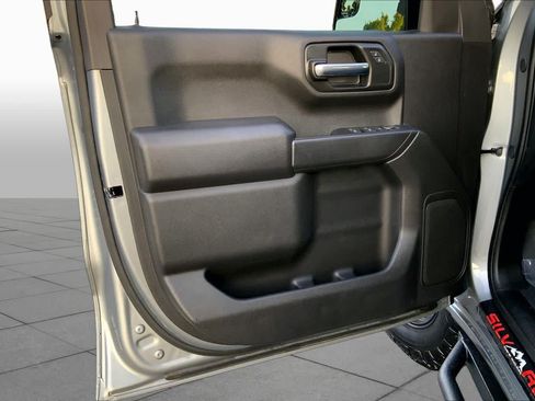 Used 2025 Chevrolet Silverado 1500 Custom Trail Boss AWD/4WD image 17
