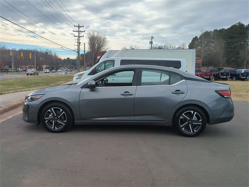 Used 2024 Nissan Sentra SV image 10