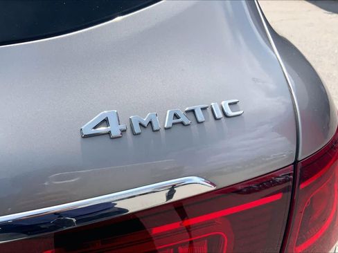 Used 2020 Mercedes-Benz GLC 300 4MATIC image 10