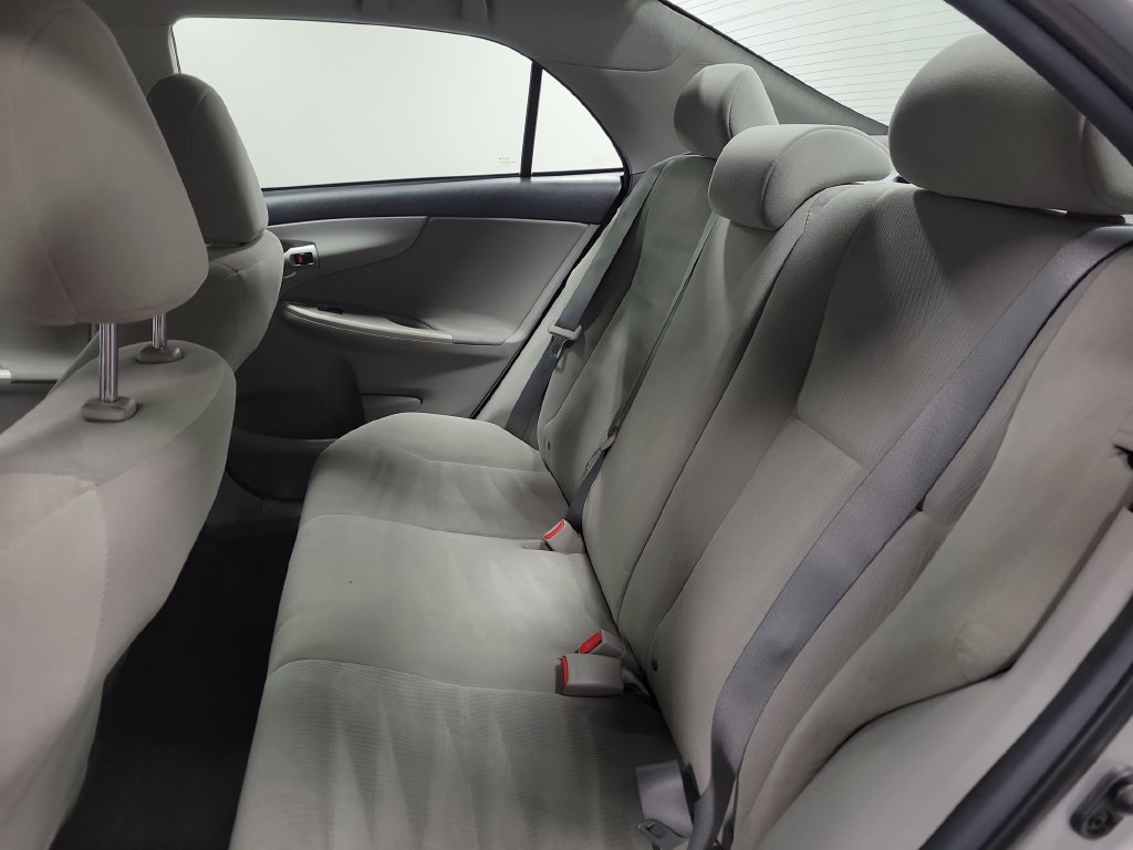 Used 2013 Toyota Corolla LE FWD image 26