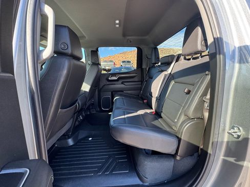 Used 2023 GMC Sierra 1500 SLT w/ X31 Off-Road Package image 10