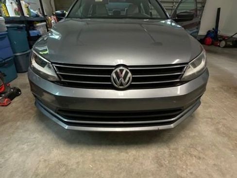 Used 2015 Volkswagen Jetta Sport FWD image 6