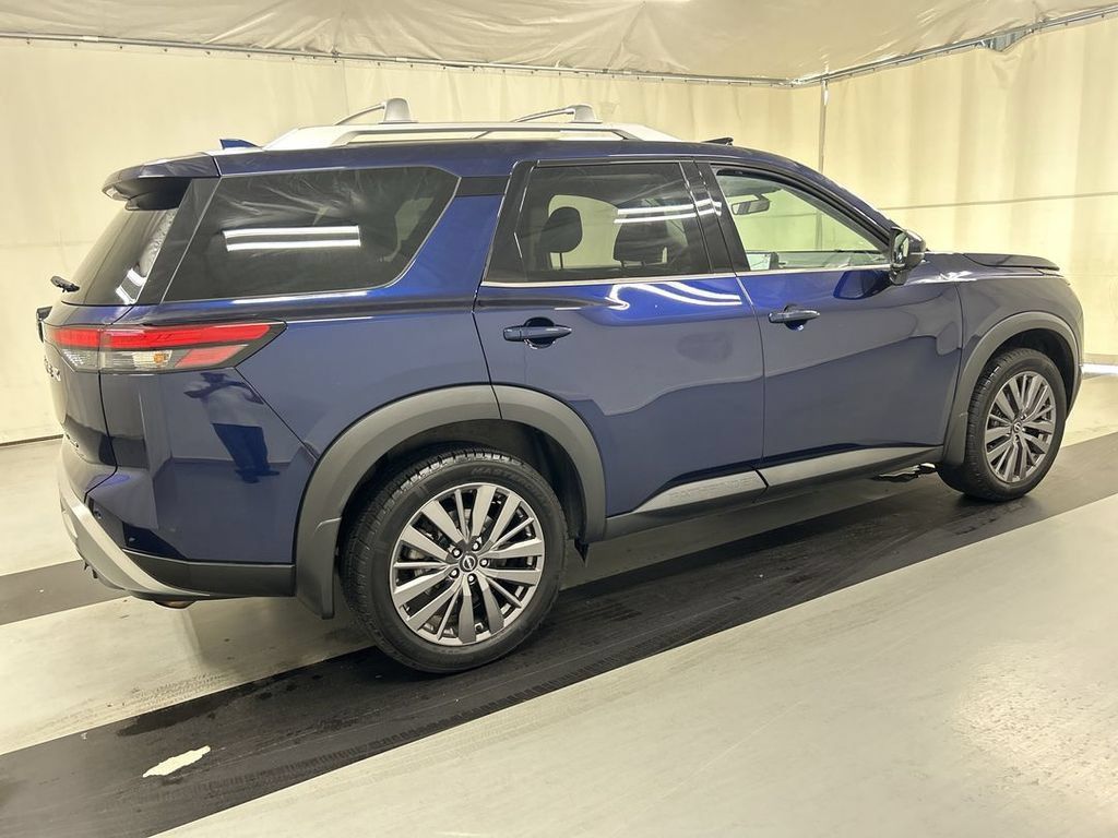 Used 2023 Nissan Pathfinder SL w/ SL Premium Package AWD/4WD image 2