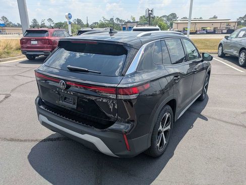 New 2026 Volkswagen Tiguan SE FWD image 5