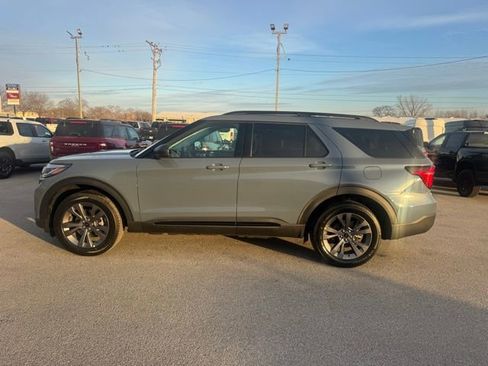 New 2026 Ford Explorer Active w/ Active Comfort Package image 2