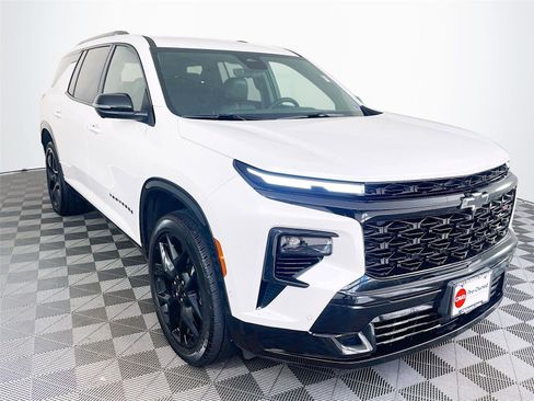 Used 2025 Chevrolet Traverse RS w/ LPO, Floor Liner Package AWD/4WD image 1
