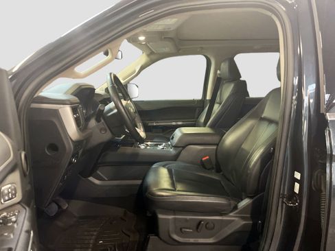 Used 2024 Ford Expedition XLT AWD/4WD image 21