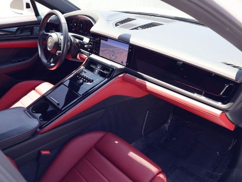 Certified 2024 Porsche Panamera 4 AWD/4WD image 24